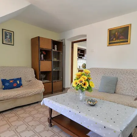Сasa de vacaciones House Veznaveri 2063 *