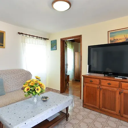 House Veznaveri 2063 Σπίτι διακοπών Vrznaveri