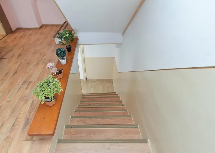 House Veznaveri 2063 Vrznaveri